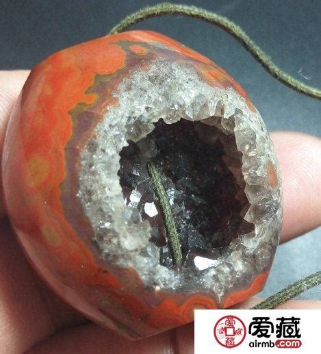 白水晶洞功效|白水晶功效禁忌詳解！挑選水晶教學/消磁方法/適合人。